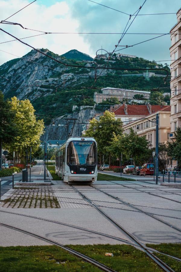 Bel Appartement Charme Ancien Dans Quartier Anime Grenoble Dış mekan fotoğraf